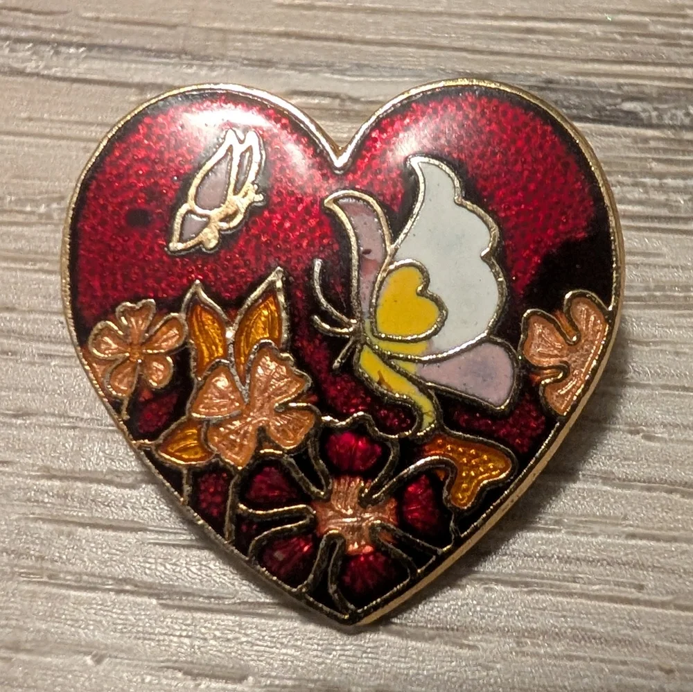 Vintage heart shaped cloisonné brooch - Picture 1 of 3